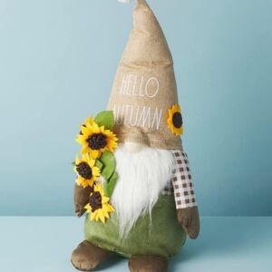 Autumn Gnome Decor with Sunflowers